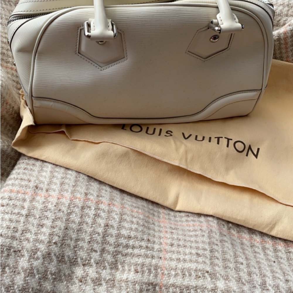 Louis Vuitton - Picture 3 of 10